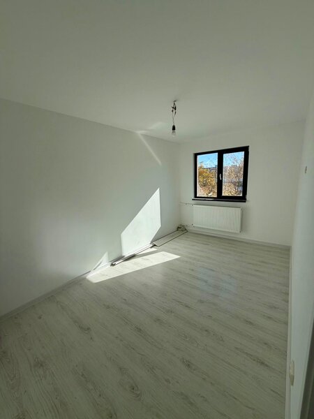 Plaza, Moghioros, exclusivitate Publicimob